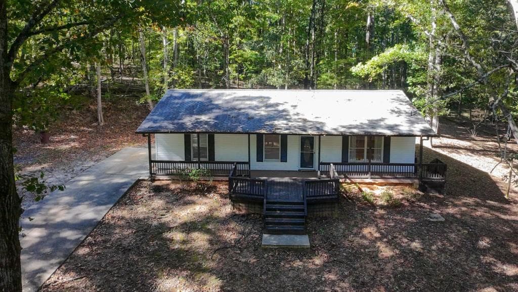 3 bedroom, 2 bathroom, 1,700 sq ft single family residence for rent at 4944 Shiloh Drive, Loganville, GA 30052 for $2,350 a month — photo 2