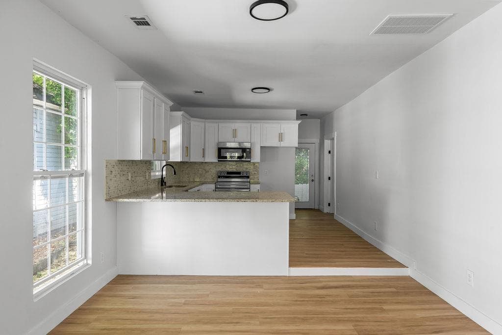 3 bedroom, 3 bathroom, 1,131 sq ft single family residence for sale at 11 Butler Street, Rome, GA 30161 — photo 3
