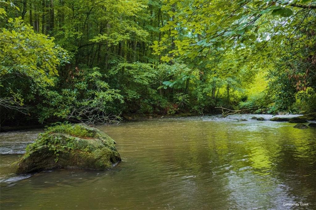 2 bedroom, 1 bathroom, 1,014 sq ft single family residence for sale at 196 Creek Camp Road, Ellijay, GA 30536 — photo 2