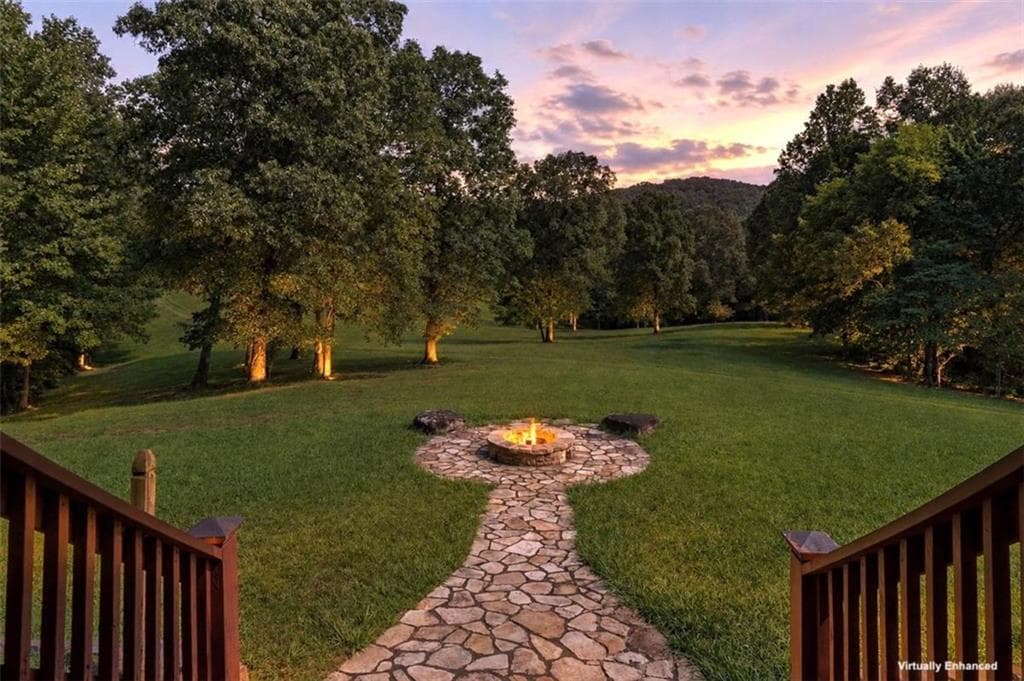 2 bedroom, 1 bathroom, 1,014 sq ft single family residence for sale at 196 Creek Camp Road, Ellijay, GA 30536 — photo 3