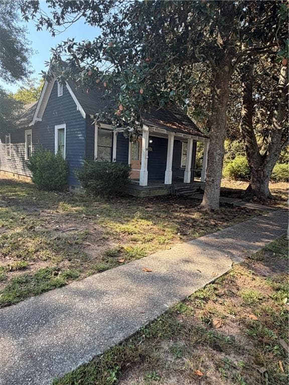 3 bedroom, 2 bathroom, 945 sq ft single family residence for sale at 405 Green Avenue, Hogansville, GA 30230
