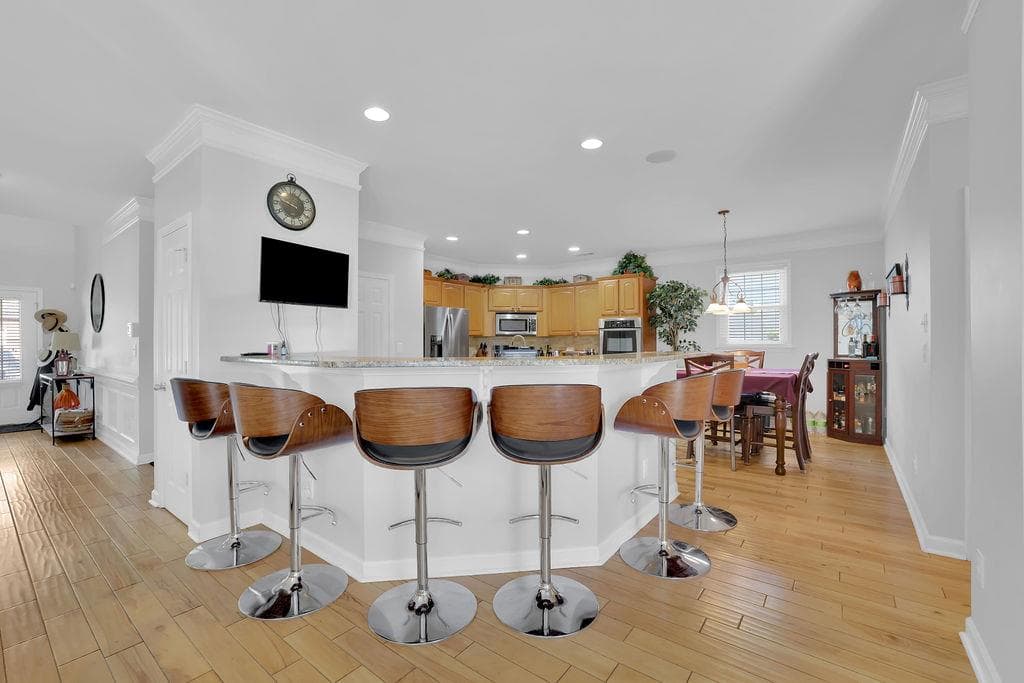 5 bedroom, 4 bathroom, 3,148 sq ft single family residence for sale at 4601 Wynbury Court, Tucker, GA 30084 — photo 3