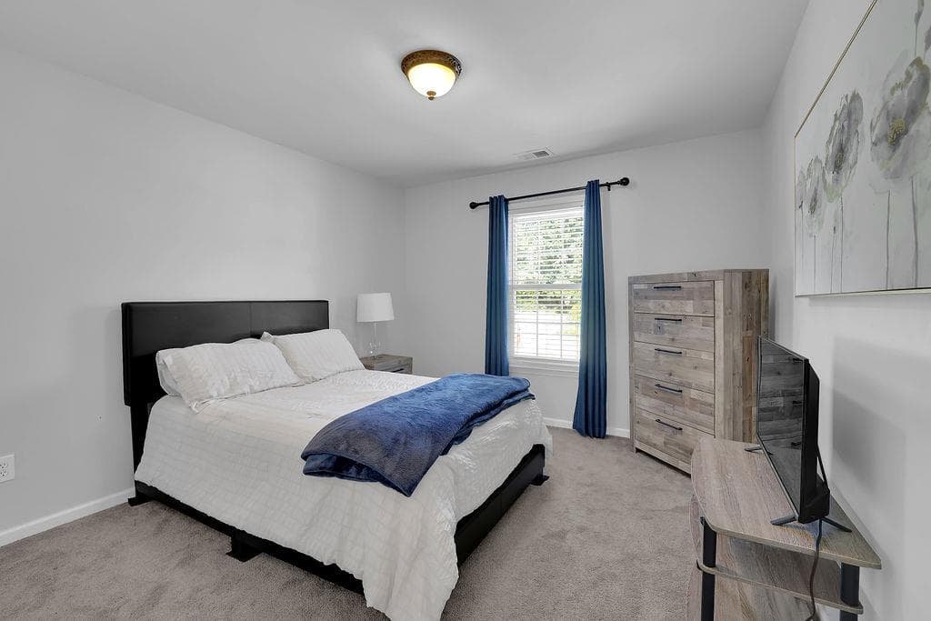 5 bedroom, 4 bathroom, 3,148 sq ft single family residence for sale at 4601 Wynbury Court, Tucker, GA 30084 — photo 7