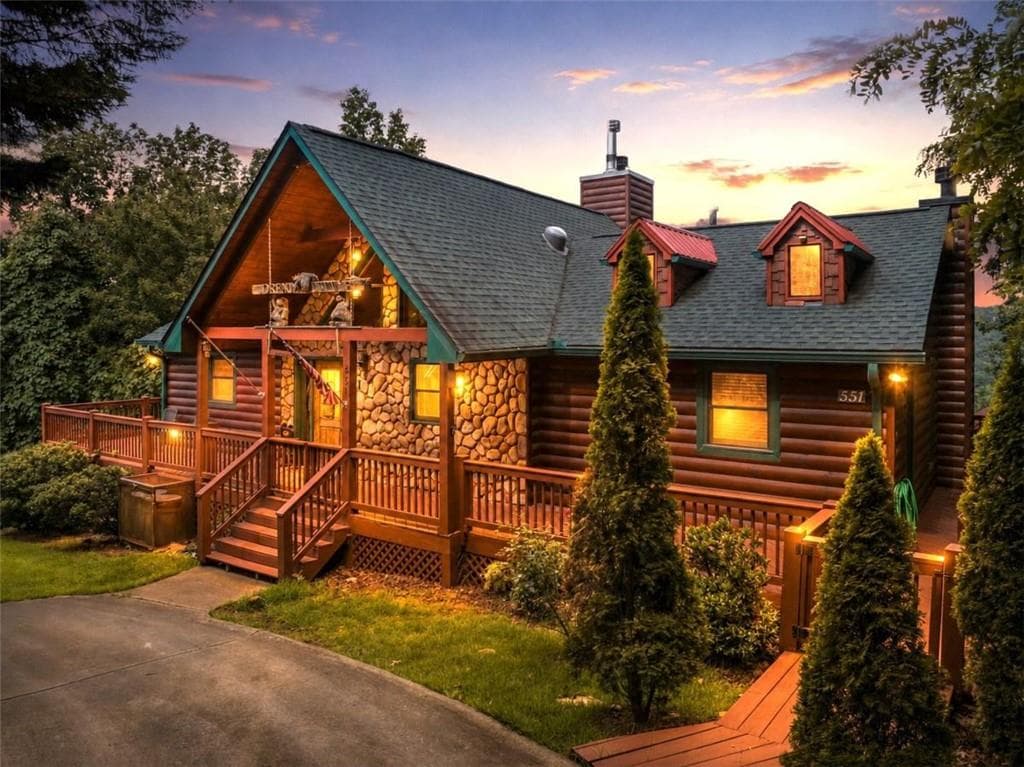 3 bedroom, 4 bathroom, 2,676 sq ft single family residence for sale at 551 Amy Creek Circle, Ellijay, GA 30540 — photo 4