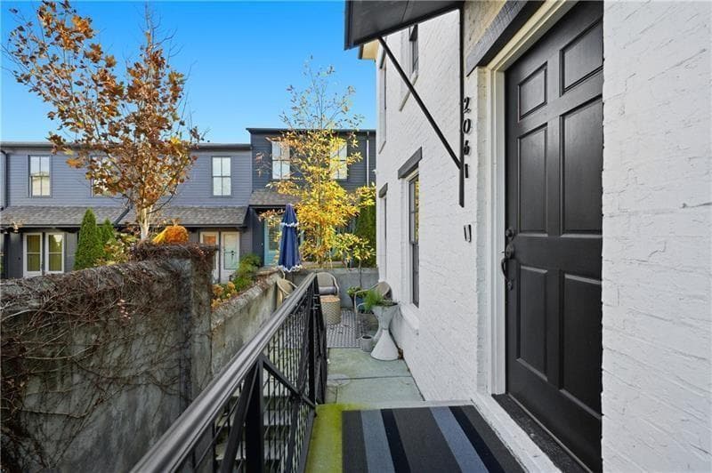 3 bedroom, 4 bathroom, 2,421 sq ft townhouse for rent at 2061 Telfair Circle, Atlanta, GA 30324 for $7,000 a month — photo 5