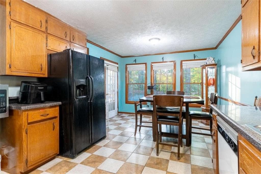 3 bedroom, 3 bathroom, 2,252 sq ft single family residence for sale at 1601 Dillwood Court, Lithonia, GA 30058 — photo 10