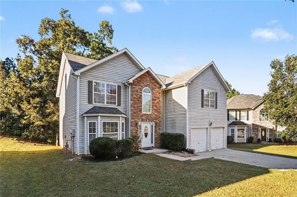 4 bedroom, 3 bathroom, 2,331 sq ft single family residence for sale at 3032 Berthas Overlook, Douglasville, GA 30135 — photo 3