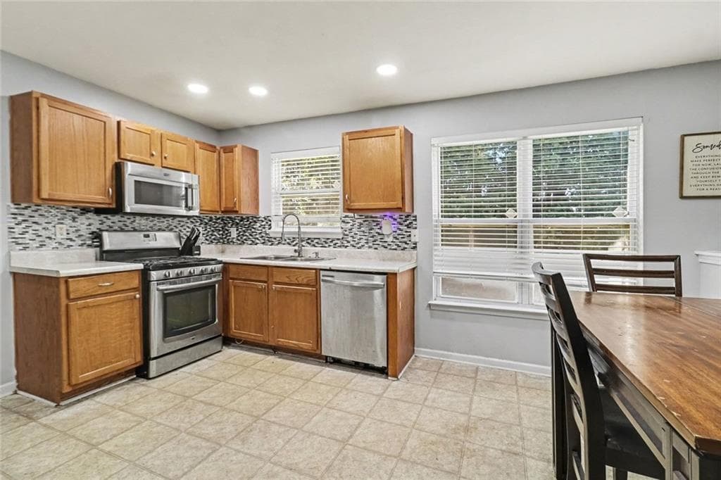 4 bedroom, 3 bathroom, 2,331 sq ft single family residence for sale at 3032 Berthas Overlook, Douglasville, GA 30135 — photo 6