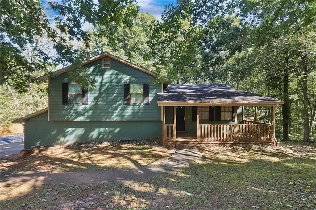 3 bedroom, 2 bathroom, 1,535 sq ft single family residence for sale at 1515 Trail Ridge Court, Lawrenceville, GA 30043