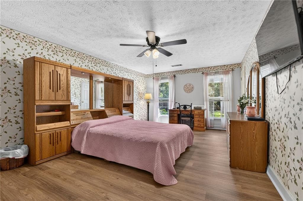 4 bedroom, 3 bathroom, 3,366 sq ft single family residence for sale at 169 Silver Dollar Road, Barnesville, GA 30204 — photo 8