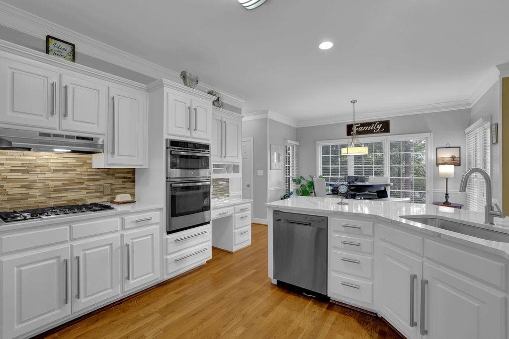 4 bedroom, 4 bathroom, 4,727 sq ft single family residence for sale at 1330 Lake Washington Circle, Lawrenceville, GA 30043 — photo 10
