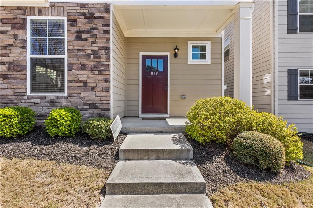 3 bedroom, 3 bathroom, 2,974 sq ft single family residence for rent at 869 Venture Way, Atlanta, GA 30331 for $2,600 a month — photo 2