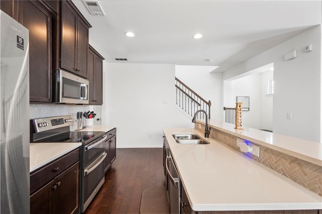 3 bedroom, 3 bathroom, 2,974 sq ft single family residence for rent at 869 Venture Way, Atlanta, GA 30331 for $2,600 a month — photo 8
