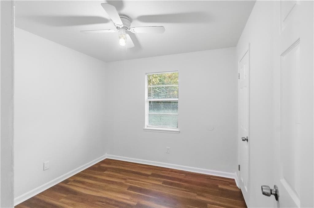 3 bedroom, 1 bathroom, 988 sq ft single family residence for sale at 354 N 17th Street, Griffin, GA 30223 — photo 4
