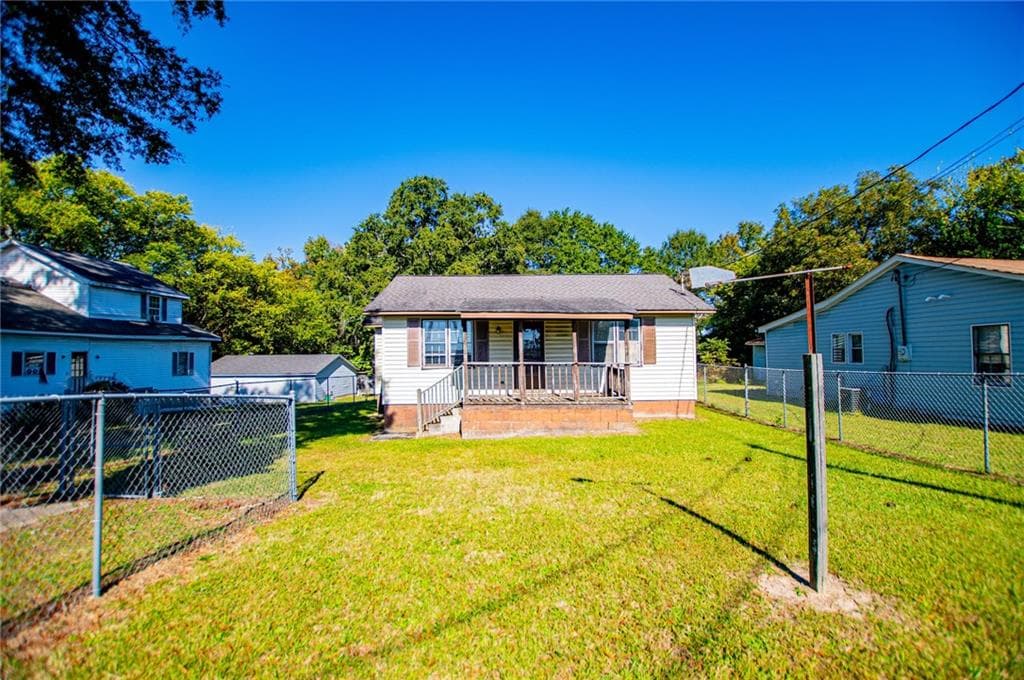 2 bedroom, 1 bathroom, 882 sq ft single family residence for sale at 6379 E Strickland Street, Douglasville, GA 30134 — photo 3