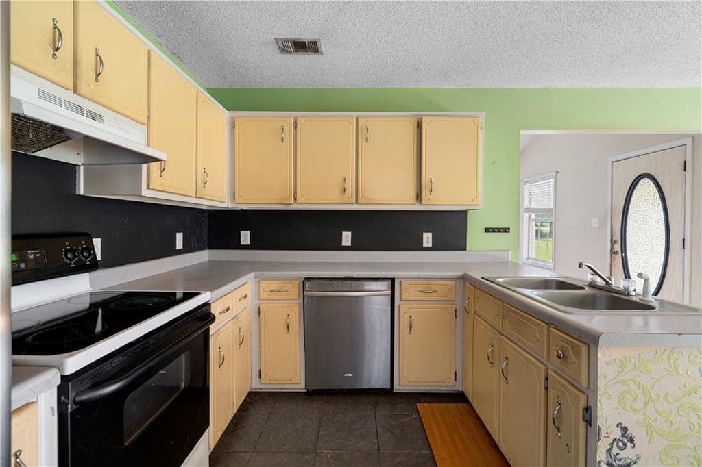 4 bedroom, 2 bathroom, 1,803 sq ft single family residence for sale at 1699 New Hope Road, Locust Grove, GA 30248 — photo 10
