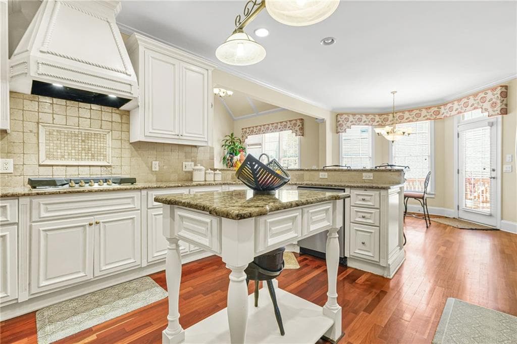 5 bedroom, 5 bathroom, 6,604 sq ft single family residence for sale at 2898 Stone Column Lane, Buford, GA 30519 — photo 10
