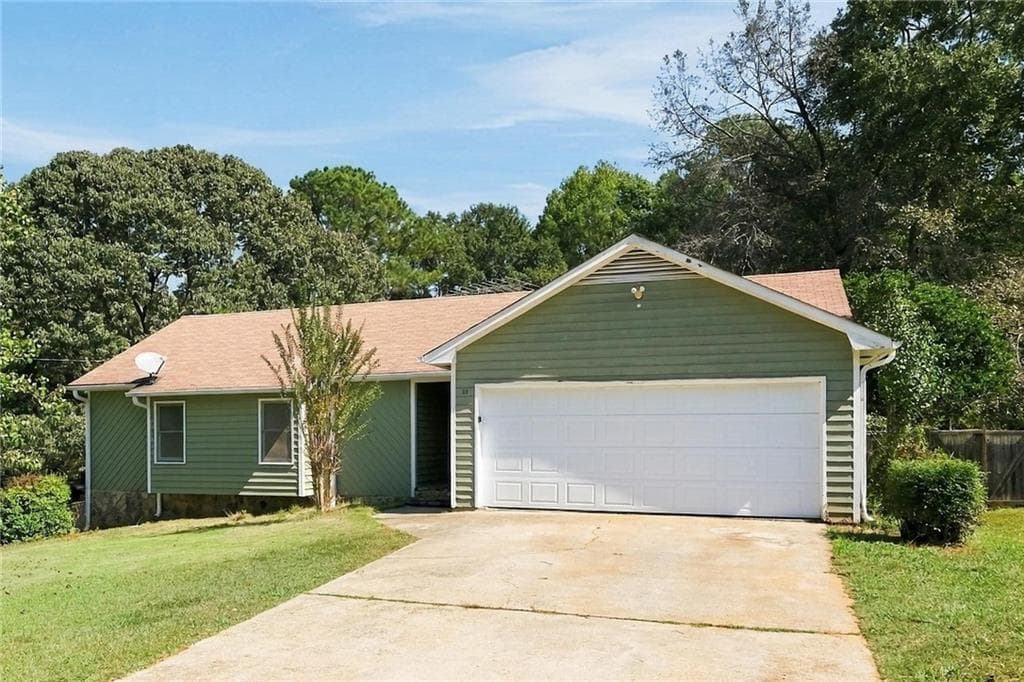 3 bedroom, 2 bathroom, 1,441 sq ft single family residence for rent at 35 Helen Lane, Stockbridge, GA 30281 for $1,780 a month — photo 2