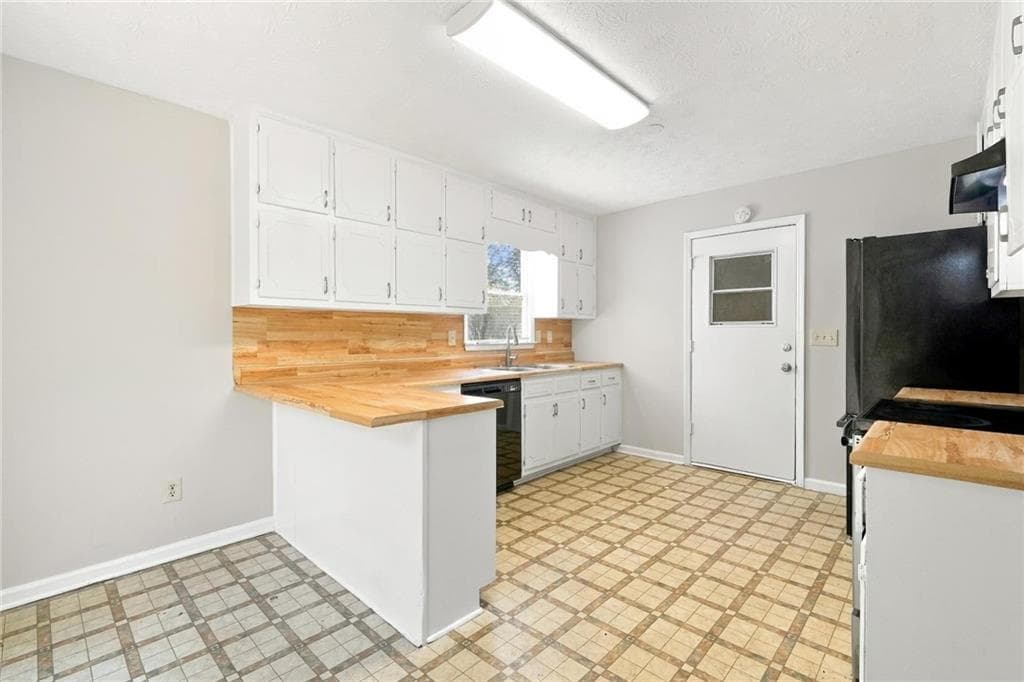 3 bedroom, 2 bathroom, 1,441 sq ft single family residence for rent at 35 Helen Lane, Stockbridge, GA 30281 for $1,780 a month — photo 3