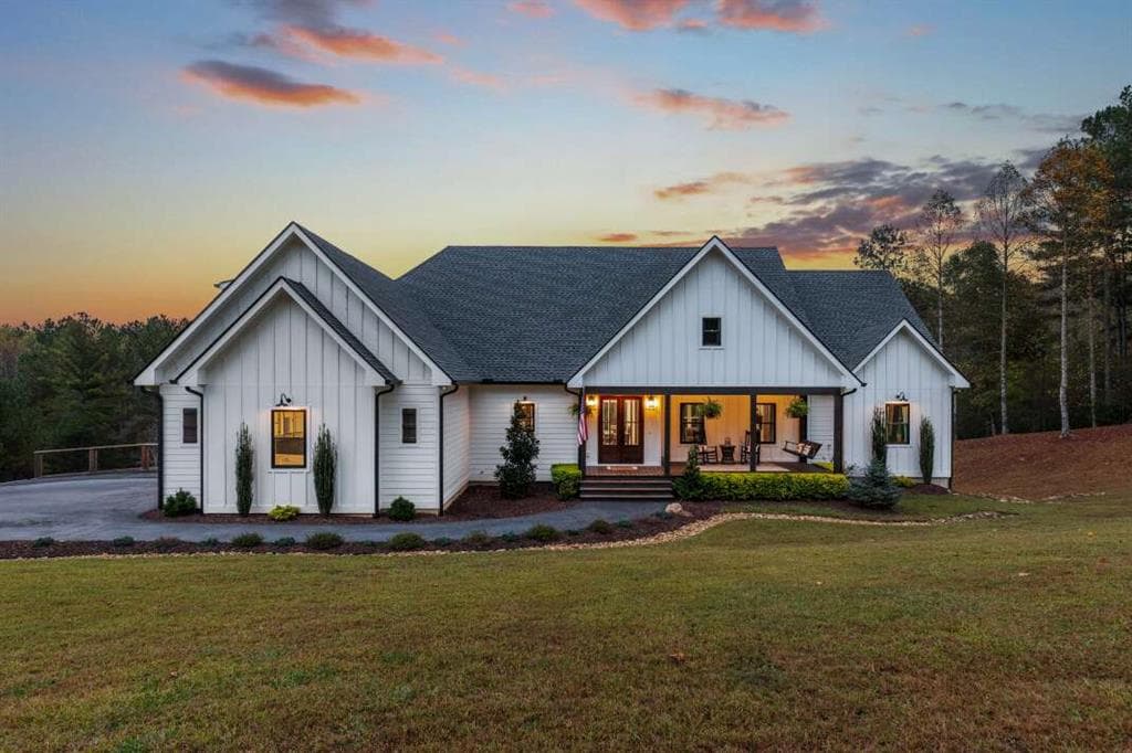 5 bedroom, 5 bathroom, 5,164 sq ft single family residence for sale at 1424 Ridge Pointe Way, Blairsville, GA 30512 — photo 2