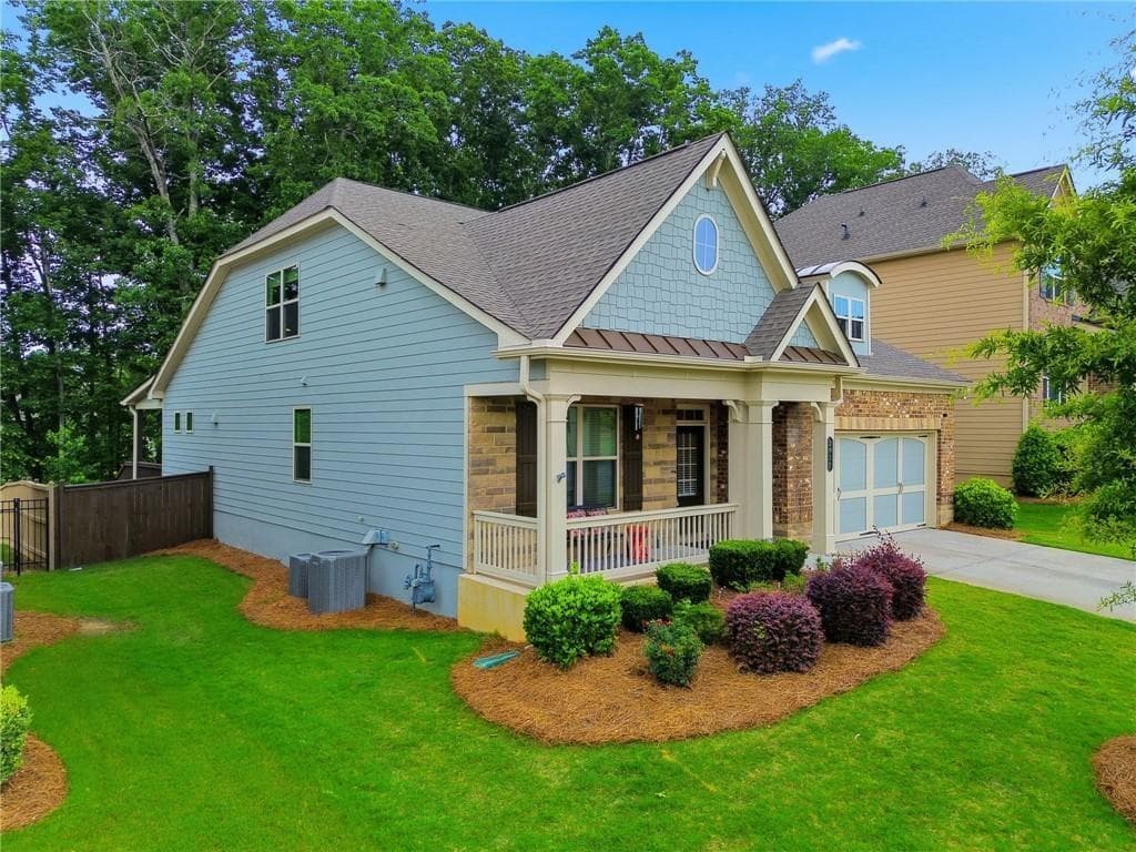 4 bedroom, 3 bathroom, 2,651 sq ft single family residence for rent at 2910 Prestwood Drive, Cumming, GA 30040 for $2,950 a month — photo 2