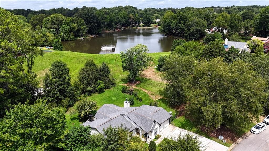 4 bedroom, 2 bathroom, 1,920 sq ft single family residence for sale at 2722 Inverloch Circle, Duluth, GA 30096 — photo 2