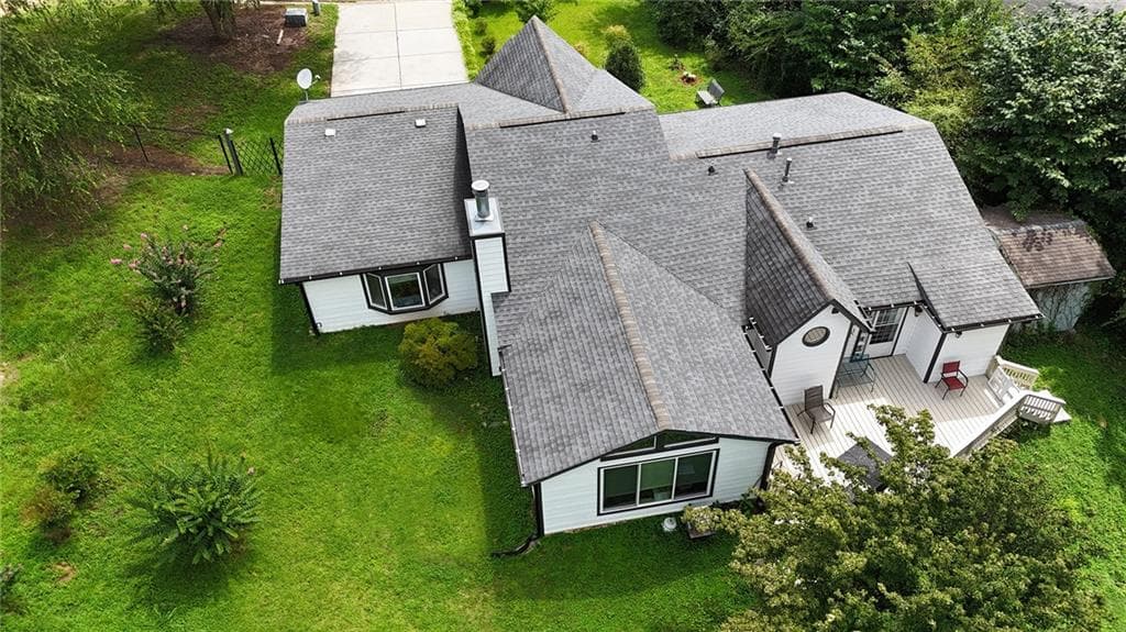 4 bedroom, 2 bathroom, 1,920 sq ft single family residence for sale at 2722 Inverloch Circle, Duluth, GA 30096 — photo 3
