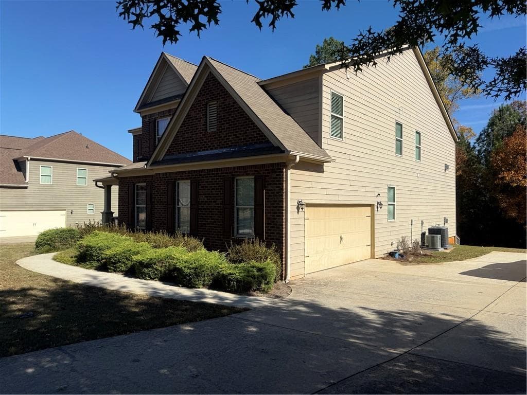 5 bedroom, 5 bathroom, 5,320 sq ft single family residence for sale at 2405 Brisbane Drive, Conyers, GA 30013 — photo 7