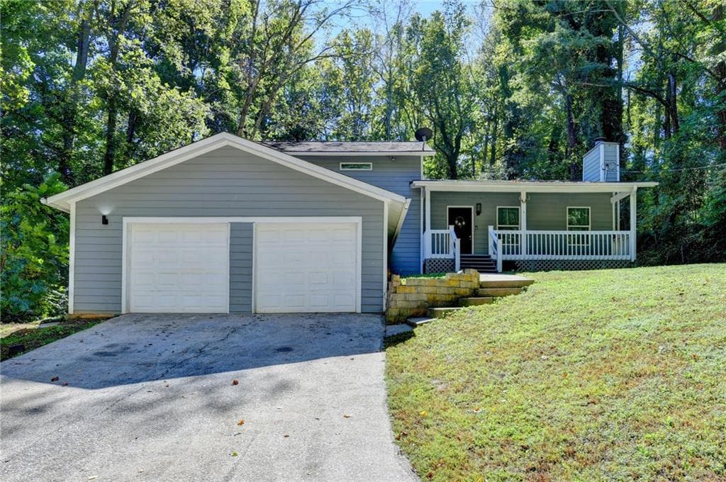 5 bedroom, 3 bathroom, 1,968 sq ft single family residence for sale at 236 Hazel Street, Lithia Springs, GA 30122 — photo 3