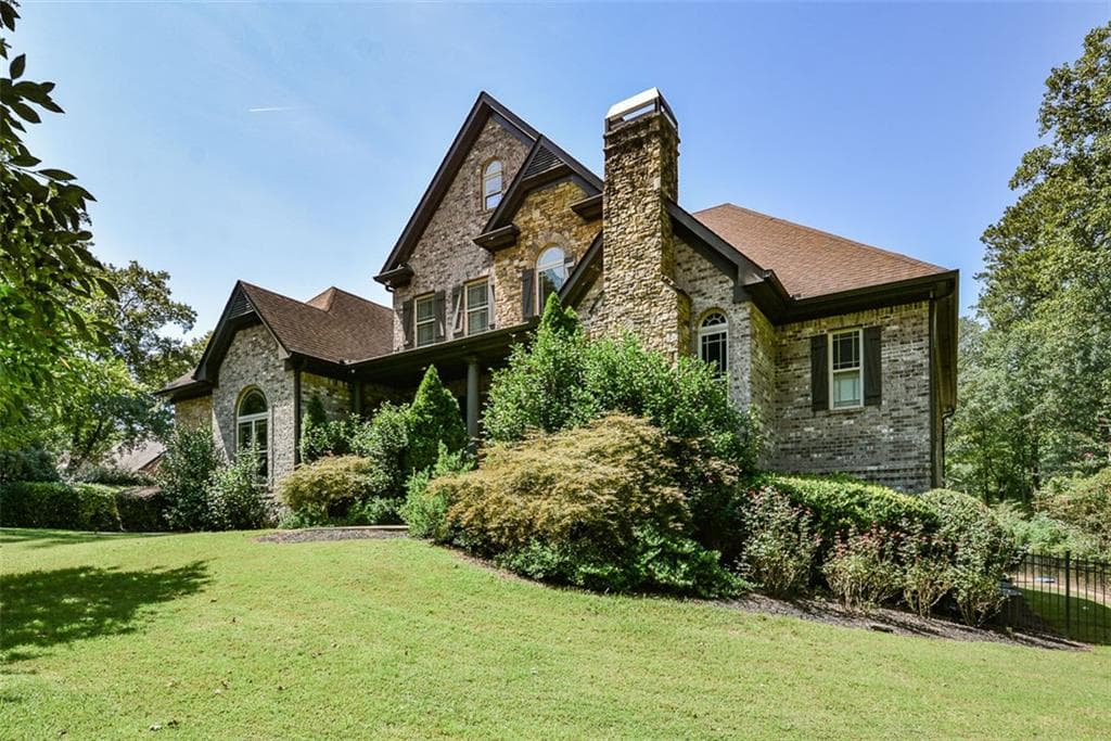 5 bedroom, 6 bathroom, 7,421 sq ft single family residence for rent at 2210 Spalding Drive, Atlanta, GA 30350 for $9,995 a month — photo 5
