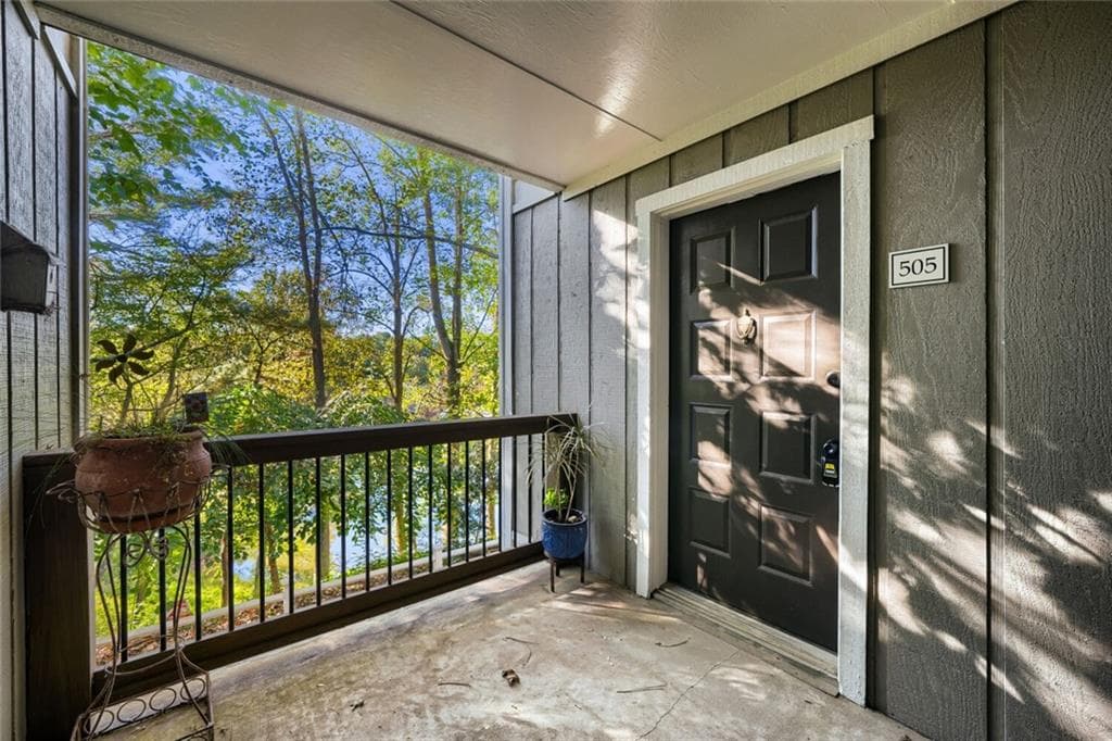 1 bedroom, 1 bathroom, 1,043 sq ft condominium for rent at 505 Park Ridge Circle, Marietta, GA 30068 for $1,550 a month