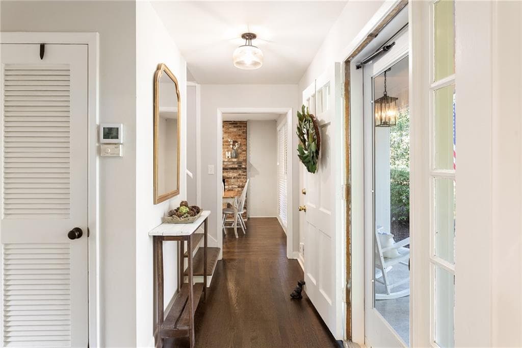 4 bedroom, 3 bathroom, 2,526 sq ft single family residence for sale at 95 Whispering Way, Sandy Springs, GA 30328 — photo 3