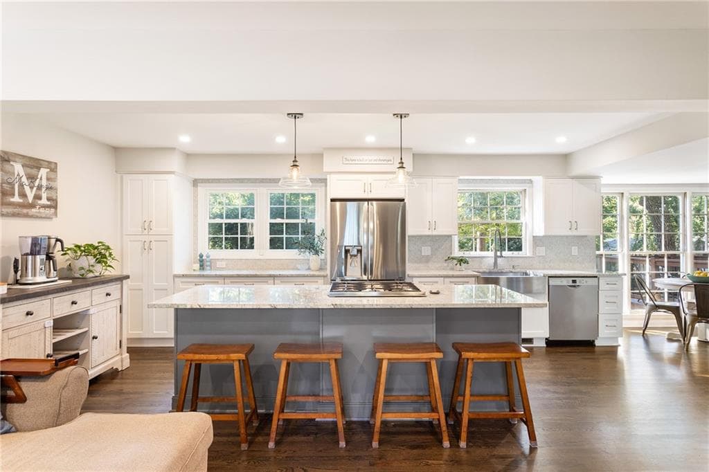 4 bedroom, 3 bathroom, 2,526 sq ft single family residence for sale at 95 Whispering Way, Sandy Springs, GA 30328 — photo 7