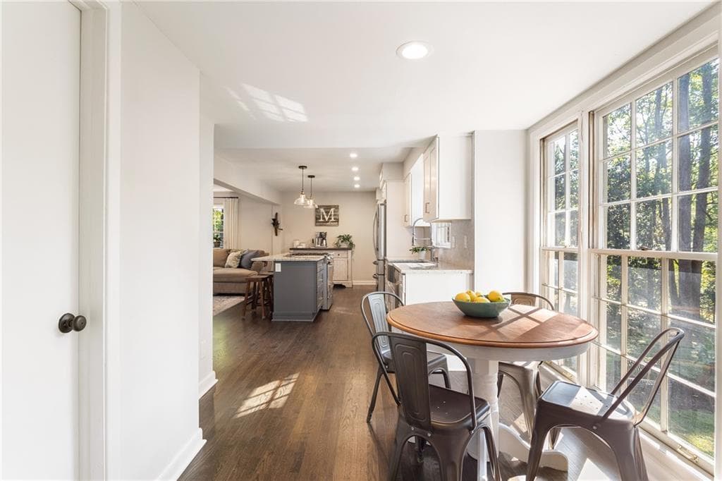 4 bedroom, 3 bathroom, 2,526 sq ft single family residence for sale at 95 Whispering Way, Sandy Springs, GA 30328 — photo 9