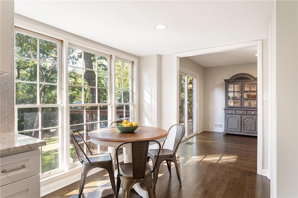 4 bedroom, 3 bathroom, 2,526 sq ft single family residence for sale at 95 Whispering Way, Sandy Springs, GA 30328 — photo 10