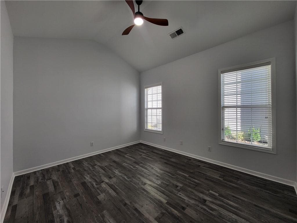 2 bedroom, 2 bathroom, 1,087 sq ft single family residence for rent at 6885 White Walnut Way, Braselton, GA 30517 for $2,050 a month — photo 5