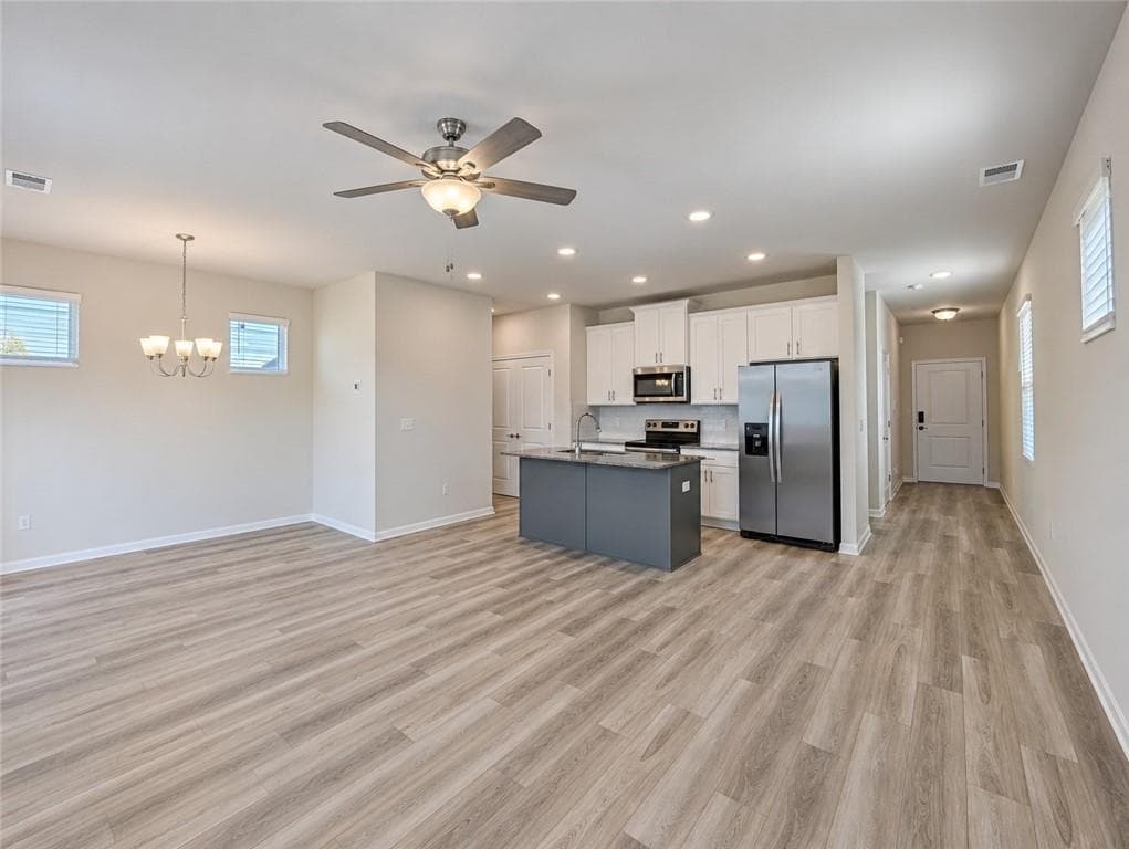 3 bedroom, 3 bathroom, 1,695 sq ft single family residence for sale at 1290 Harmony Ridge Court, Jonesboro, GA 30238 — photo 3