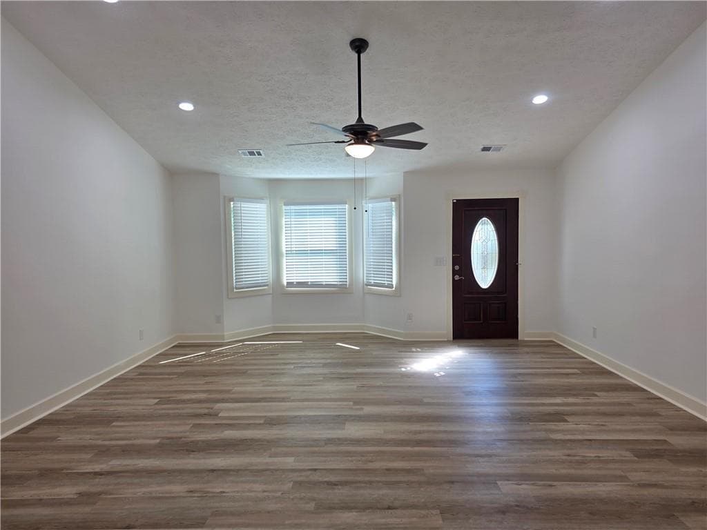 3 bedroom, 2 bathroom, 2,280 sq ft single family residence for rent at 1211 Trout Drive L, Woodstock, GA 30189 for $2,500 a month — photo 2
