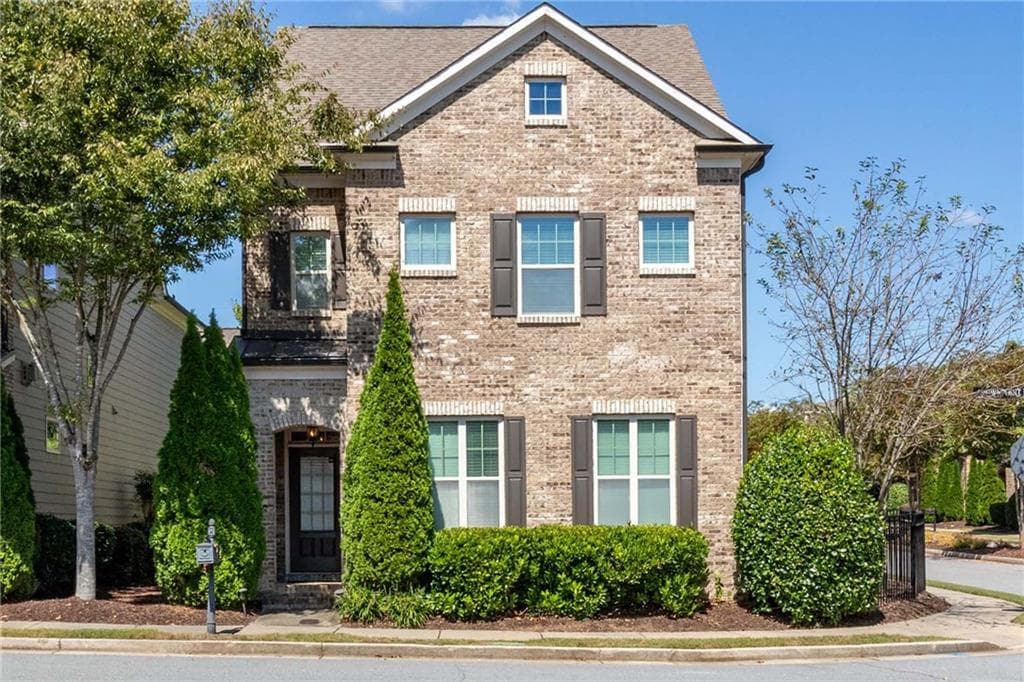 4 bedroom, 4 bathroom, 2,732 sq ft single family residence for rent at 7875 Crownpoint Drive, Alpharetta, GA 30005 for $3,850 a month — photo 1 of 70