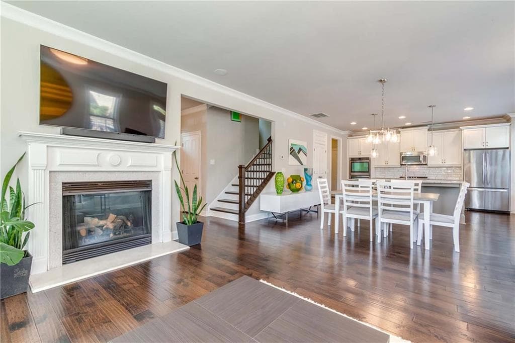 4 bedroom, 4 bathroom, 2,732 sq ft single family residence for rent at 7875 Crownpoint Drive, Alpharetta, GA 30005 for $3,850 a month — photo 9