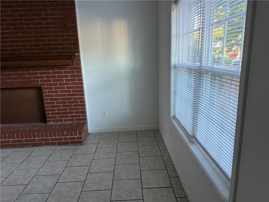 3 bedroom, 2 bathroom, 1,440 sq ft duplex for rent at 2613 Country Trace B, Conyers, GA 30013 for $1,480 a month — photo 3