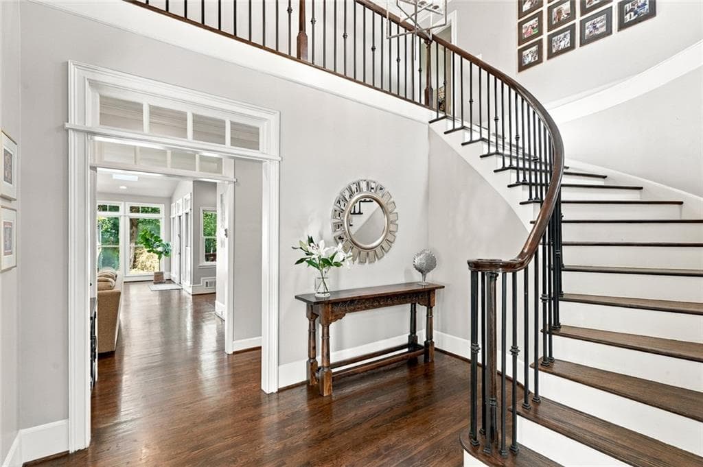 5 bedroom, 7 bathroom, 4,300 sq ft single family residence for sale at 140 Grogans Landing, Sandy Springs, GA 30350 — photo 7