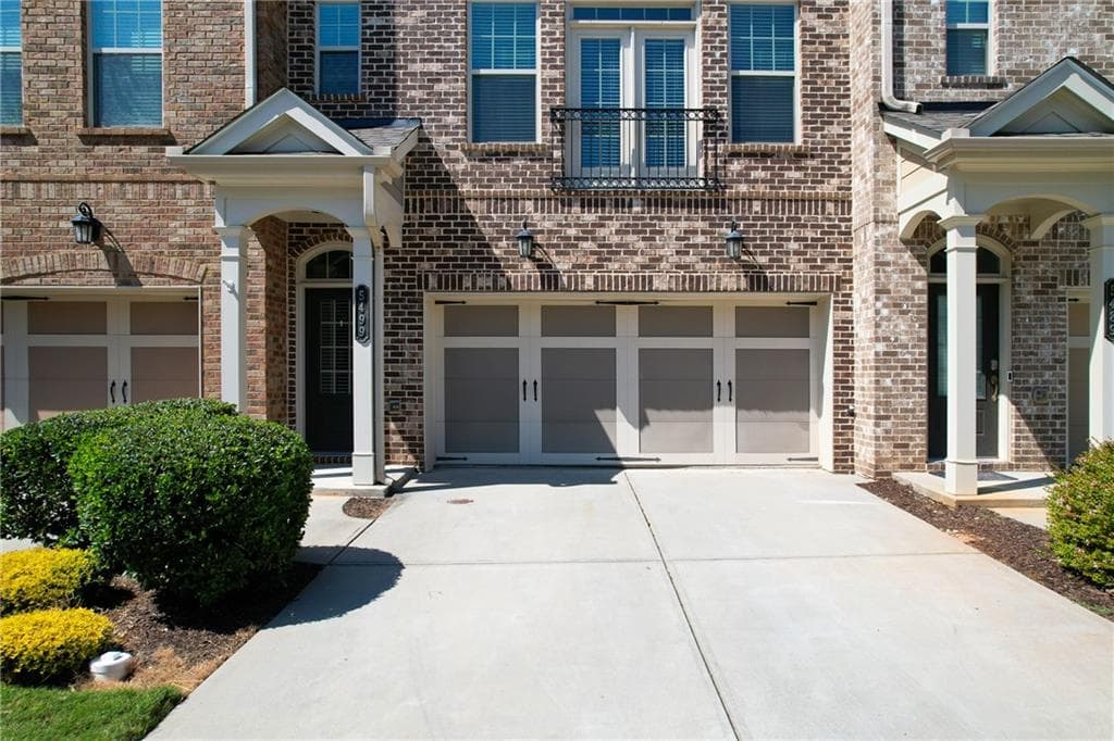 4 bedroom, 4 bathroom, 2,502 sq ft townhouse for rent at 5499 Terrace Bend Place, Peachtree Corners, GA 30092 for $3,200 a month — photo 2
