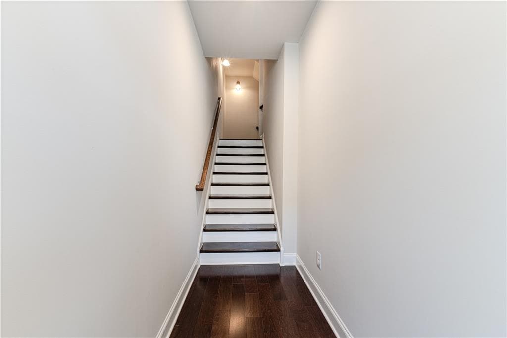 4 bedroom, 4 bathroom, 2,502 sq ft townhouse for rent at 5499 Terrace Bend Place, Peachtree Corners, GA 30092 for $3,200 a month — photo 5