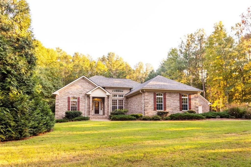 3 bedroom, 2 bathroom, 1,906 sq ft single family residence for sale at 681 Alcova Drive, Social Circle, GA 30025 — photo 2