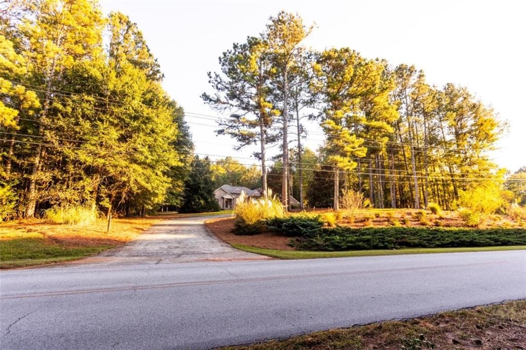 3 bedroom, 2 bathroom, 1,906 sq ft single family residence for sale at 681 Alcova Drive, Social Circle, GA 30025 — photo 4