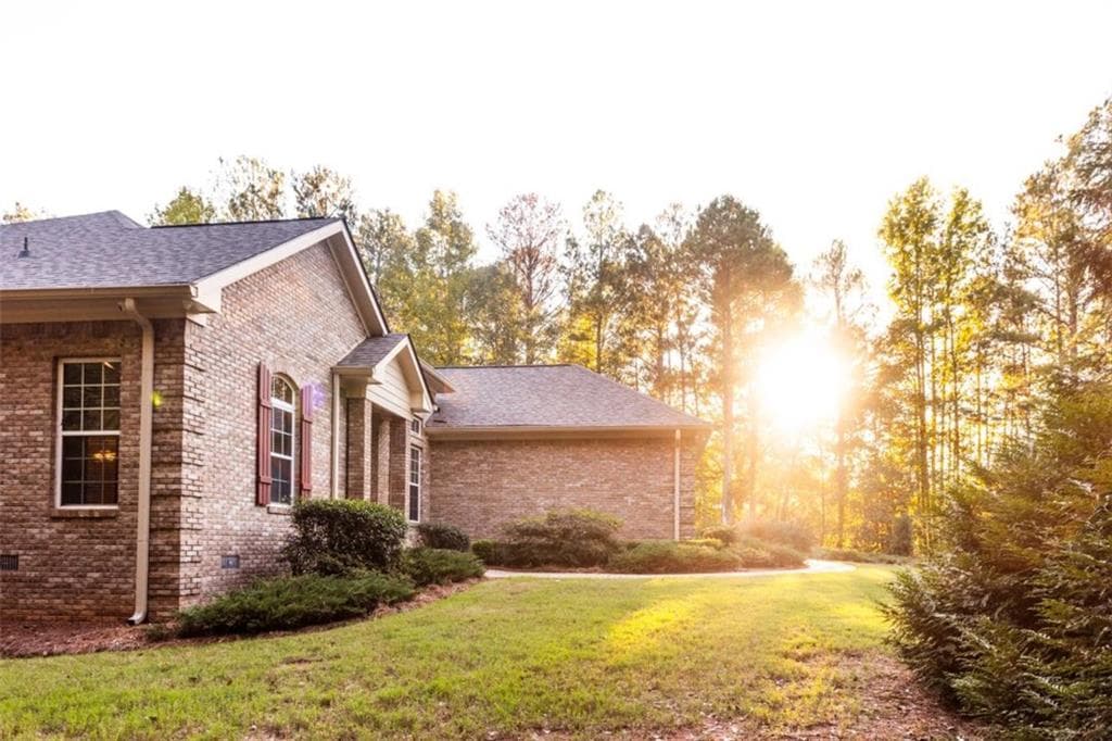3 bedroom, 2 bathroom, 1,906 sq ft single family residence for sale at 681 Alcova Drive, Social Circle, GA 30025 — photo 5