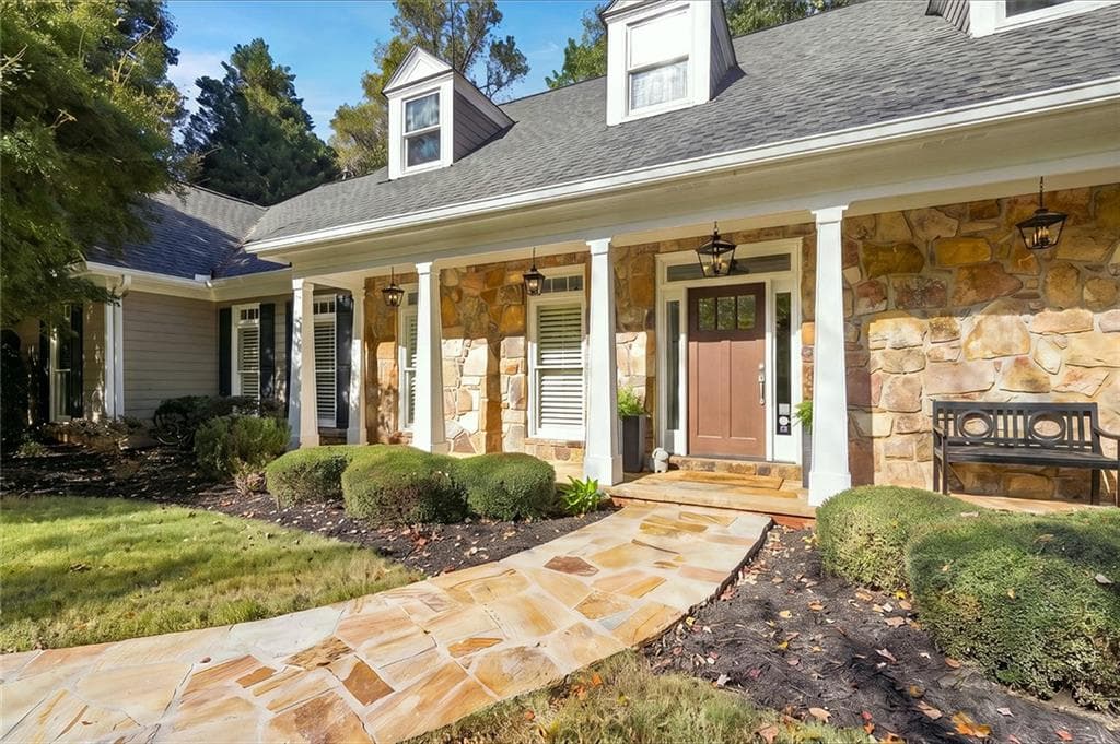 5 bedroom, 7 bathroom, 4,300 sq ft single family residence for sale at 140 Grogans Landing, Sandy Springs, GA 30350 — photo 3