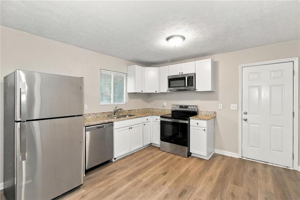 3 bedroom, 2 bathroom, 1,201 sq ft single family residence for rent at 8020 Kendrick Road, Jonesboro, GA 30238 for $1,620 a month — photo 5