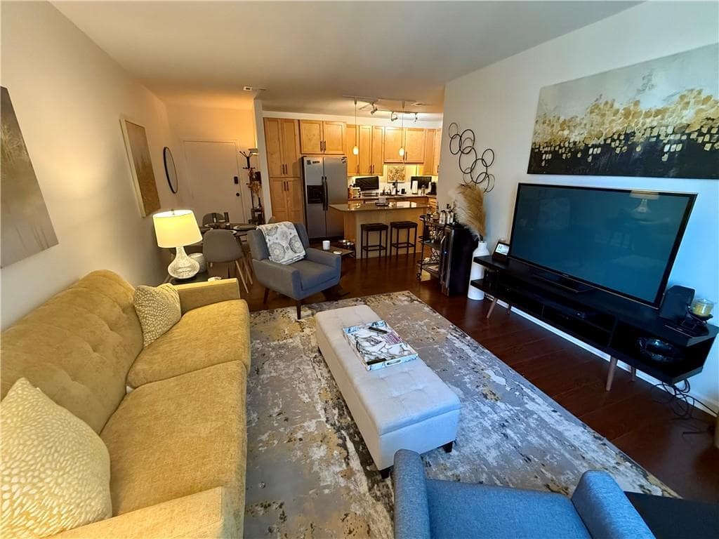 2 bedroom, 2 bathroom, 999 sq ft condominium for sale at 1421 Peachtree Street 311, Atlanta, GA 30309 — photo 5